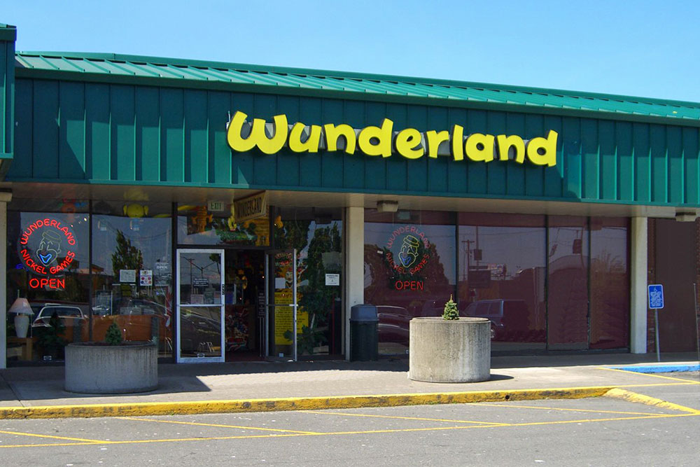 Salem Wunderland Storefront